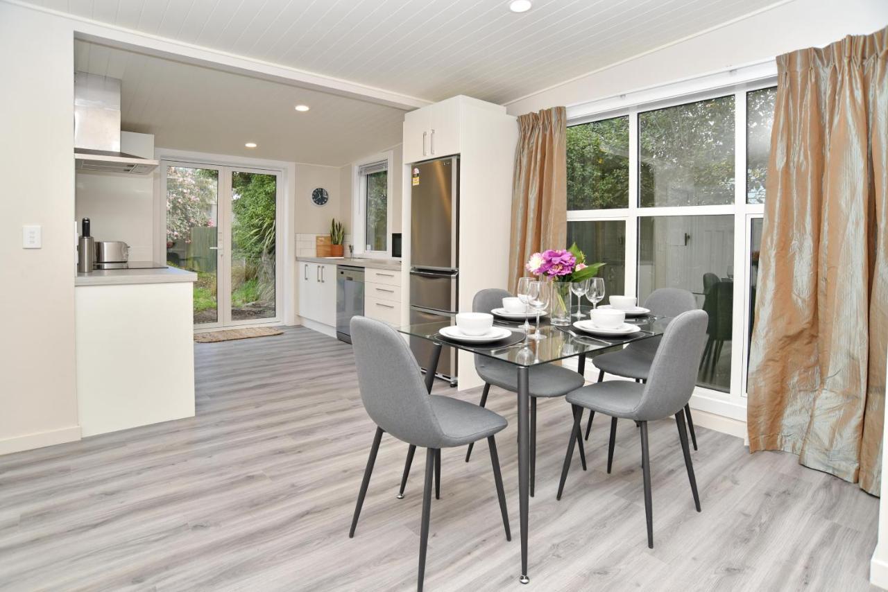 Albemarle Villa - Christchurch Holiday Homes Εξωτερικό φωτογραφία